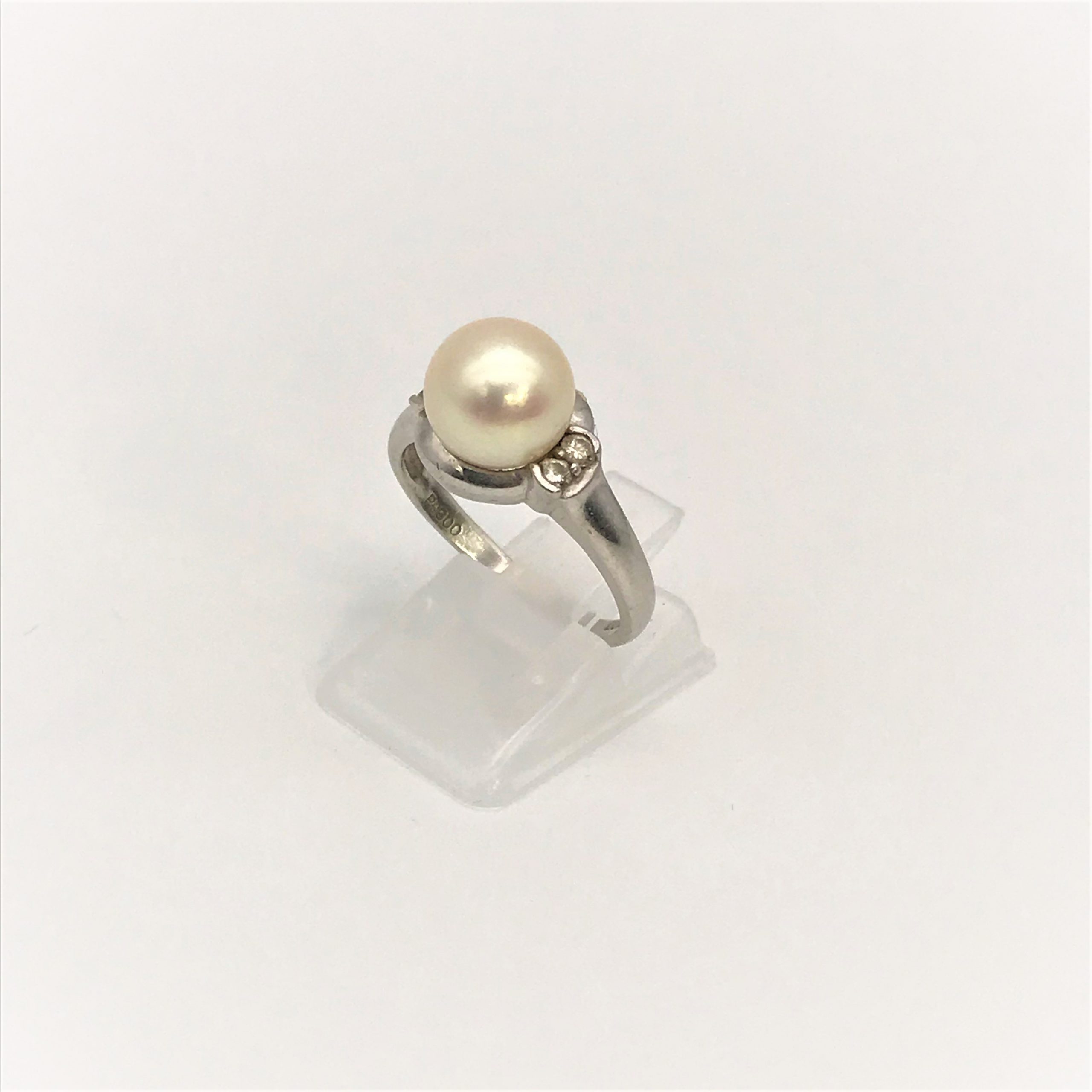 Pt900 リング（パール5.5ct、メレダイヤ0.28ct)