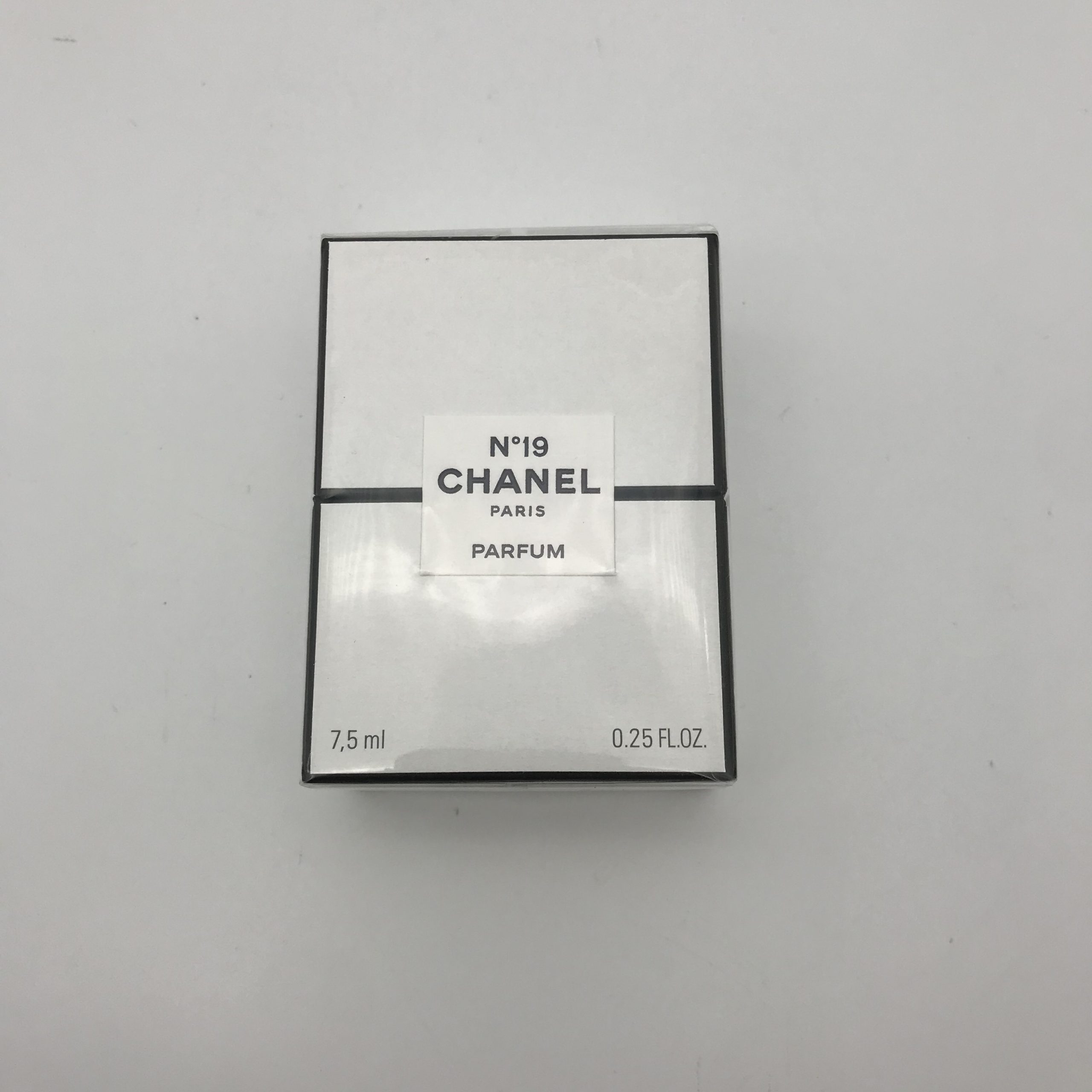 CHANEL No.19 香水