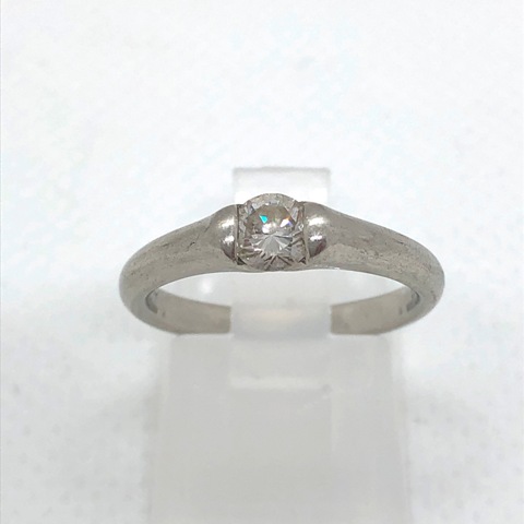 Pt900ダイヤリング（0.37ct）