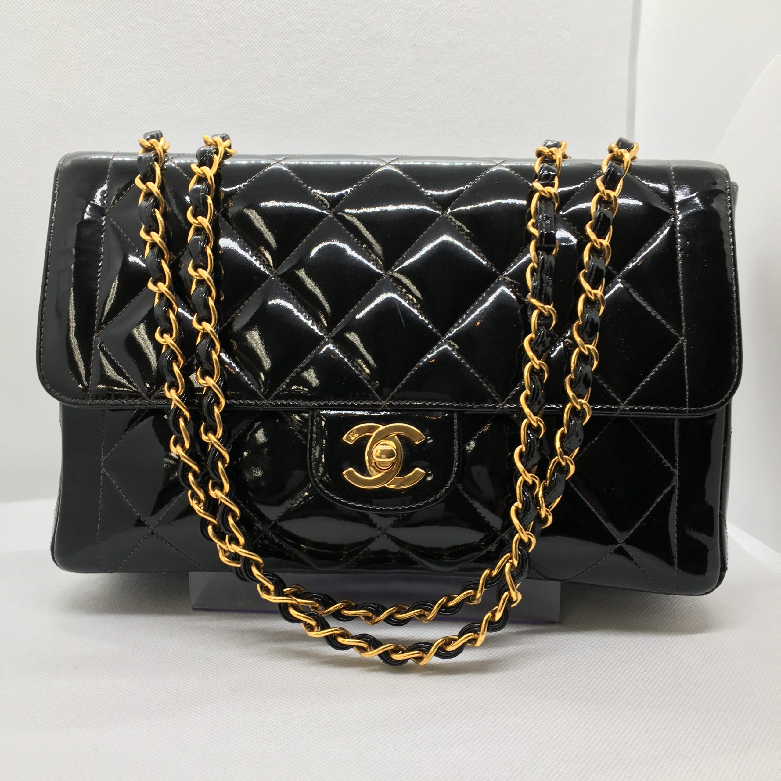 CHANEL ショルダーバック マトラッセ