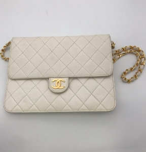 CHANEL ショルダーバック