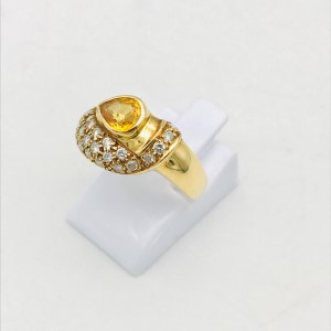 K18 リング（トパーズ 0.82ct、メレダイヤ 0.43ct）