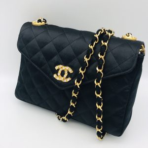 CHANEL ミニマトラッセ チェーンショルダー サテン