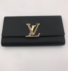 LOUIS VUITTON ポルトフォイユカプシーヌ