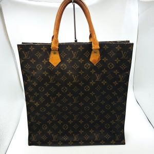 LOUIS VUITTON モノグラム サックプラ M51140