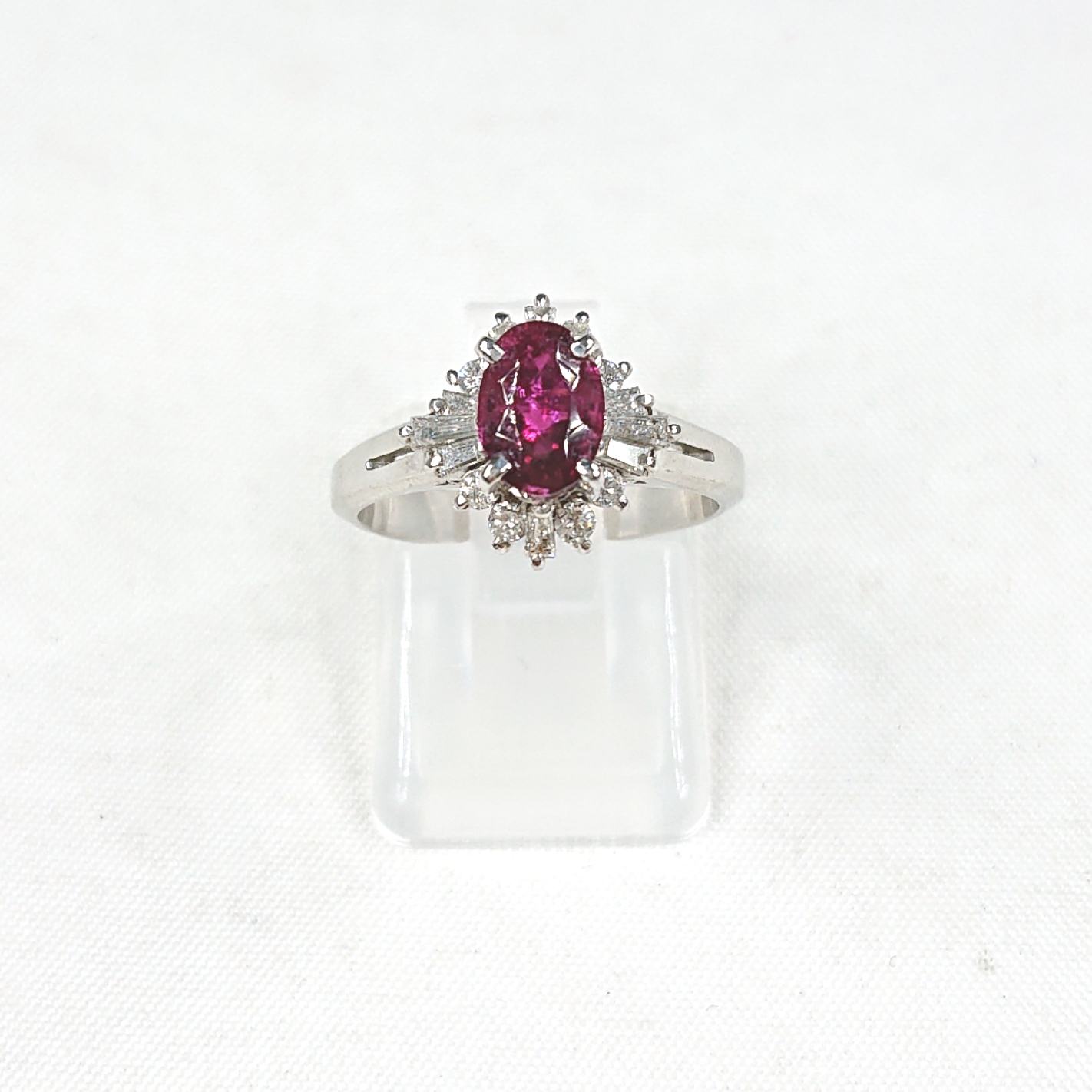 Pt900 ルビー(0.7ct)メレダイヤ(0.36ct)付きリング