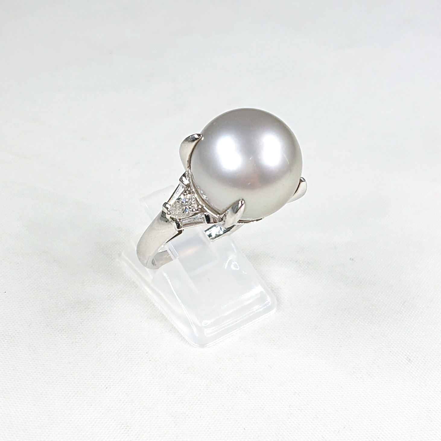 Pt900 パール(19.0ct) メレダイヤ(0.61ct)付きリング