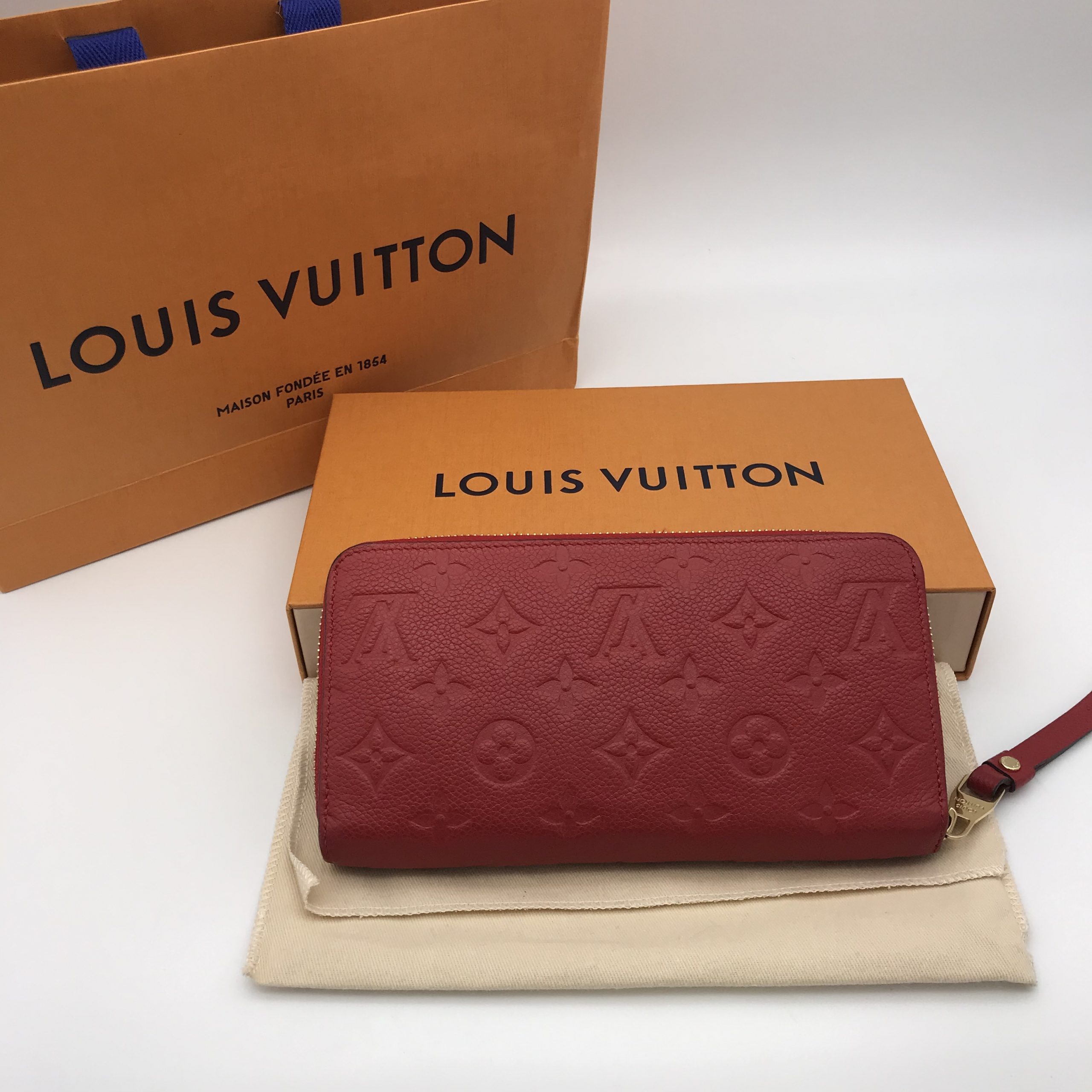 LOUIS VUITTON ジッピーウォレット