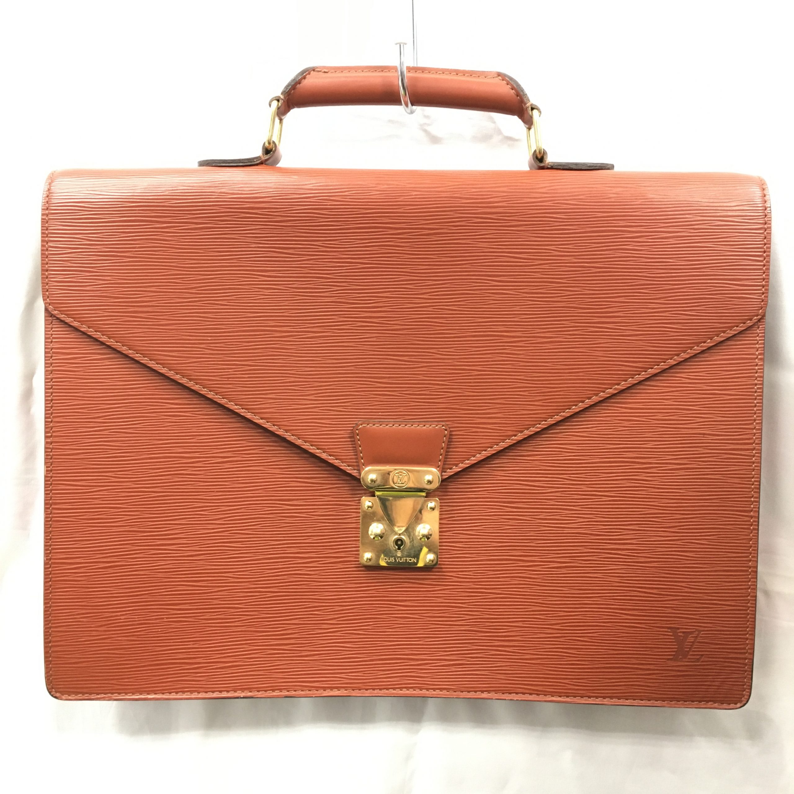 【良品 鑑定済】ルイヴィトン エピ セルヴィエット アンバサダー ノワール 良品 鑑定済】ルイヴィトン エピ セルヴィエット アンバサダー