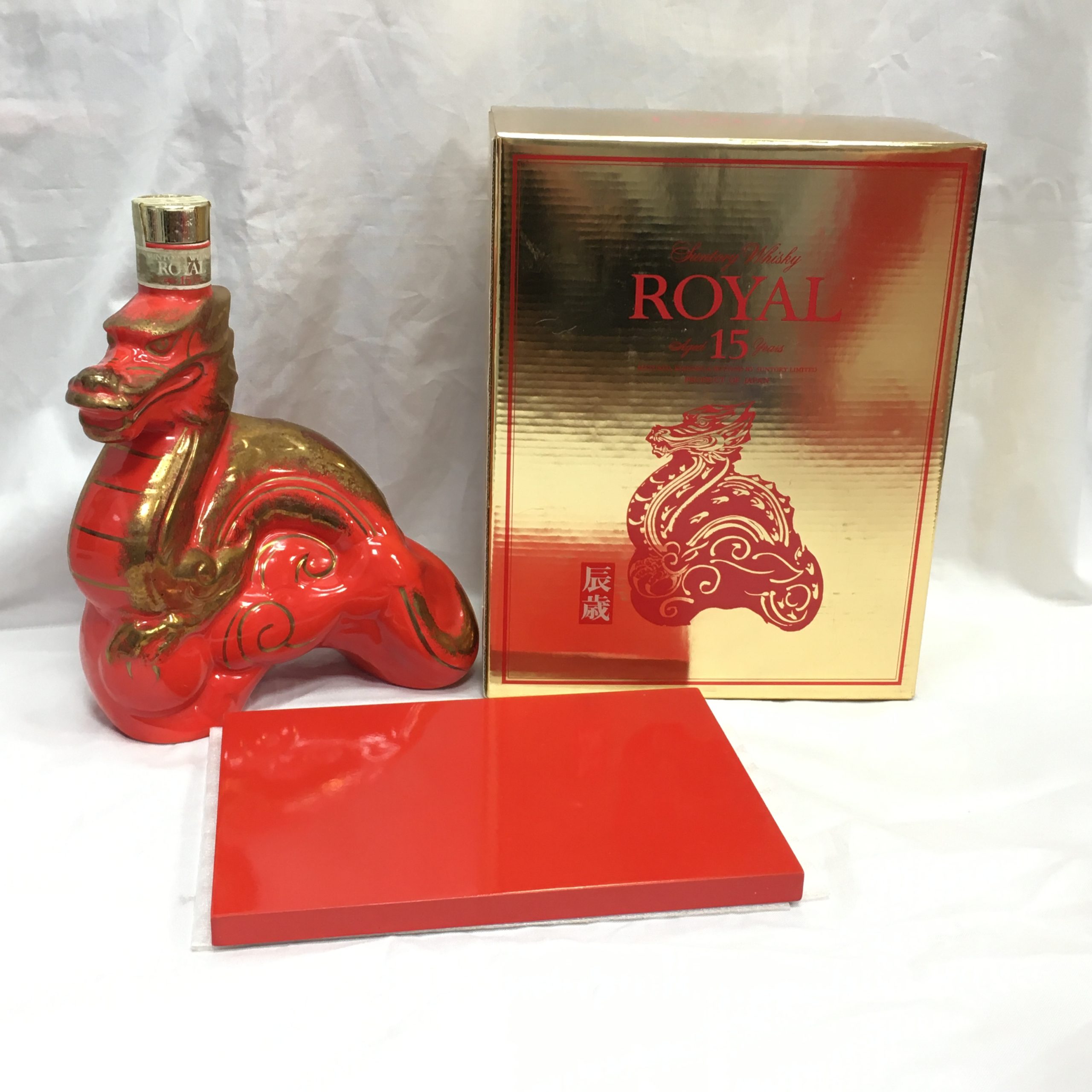 サントリー ウイスキー ローヤル 15年 600ml 陶器 干支 辰 赤 2000 SUNTORY WHISKY ROYAL 未開栓