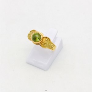 K18 リング（ペリドット1.3ct）
