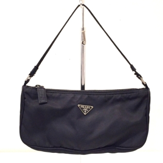 PRADA ブラック ナイロン バッグ　遺品整理 プラダ(PRADA) ナイロンハンドバッグ・ハンドル交換 | 鞄修理