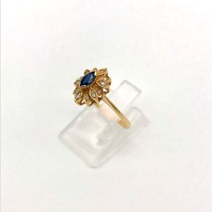 K18 リング（サファイア0.334ct、メレダイヤ0.258ct）