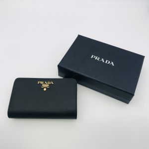 PRADA サフィアーノ 二つ折り財布