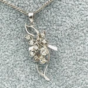 K18WG ダイヤネックレス