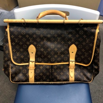 LOUIS VUITTON モノグラム サックシャス