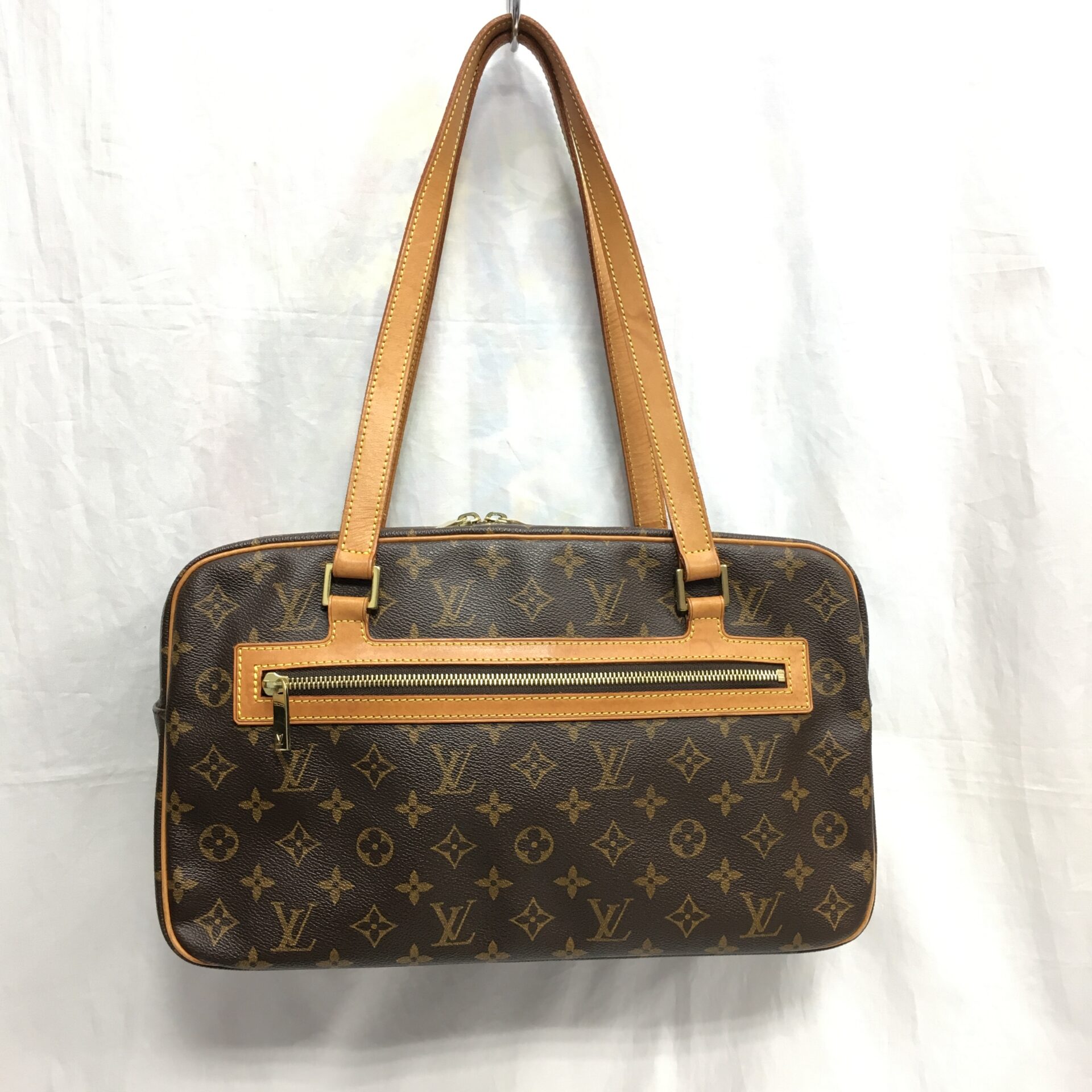 LOUIS VUITTON ルイヴィトン モノグラム シテGM M51181 買取実績 | 玉光堂