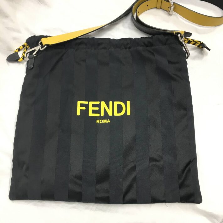 FENDI パックペキン ショルダーバッグ