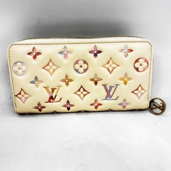 LOUIS VUITTON エンボス ジッピーウォレット